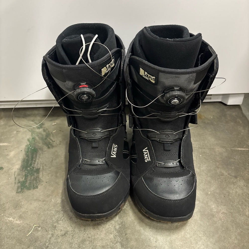 Mens Vans Encore Snowboard Boots SZ 12  Boa  Lacing System Black